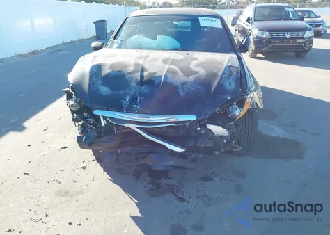 2014 Chrysler 200 Lx z USA, uszkodzony, nr VIN 1C3CCBAB4EN208557